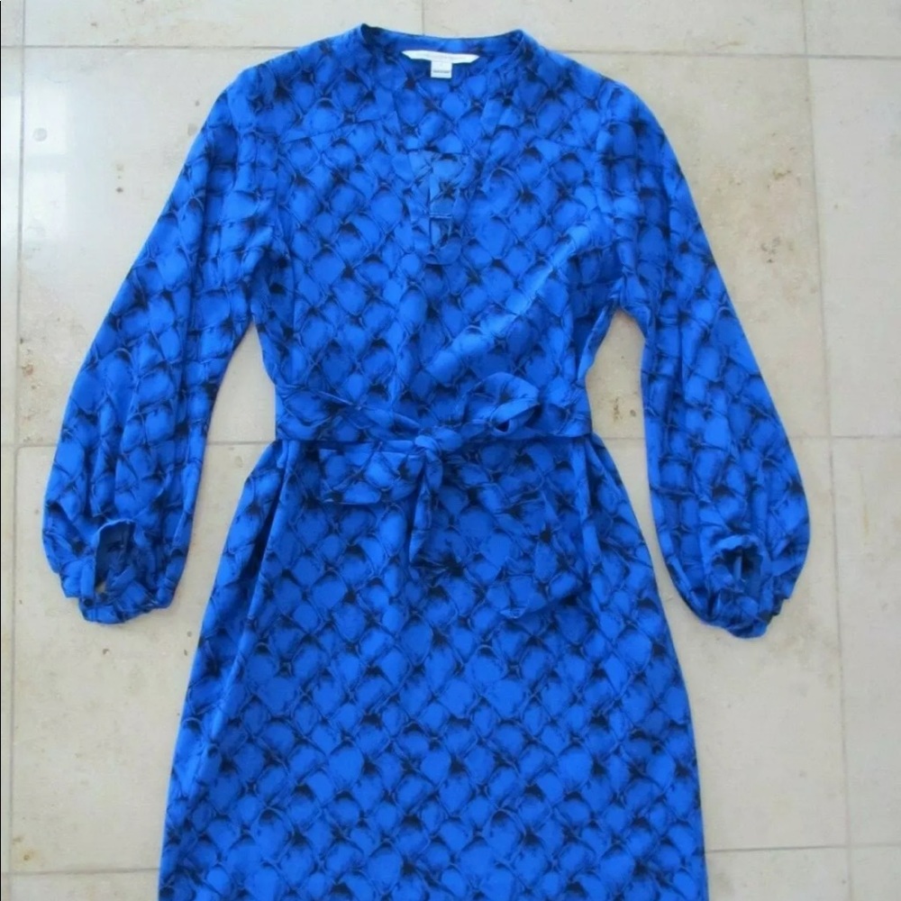 DVF Silk Long Sleeve Dress. Size 4